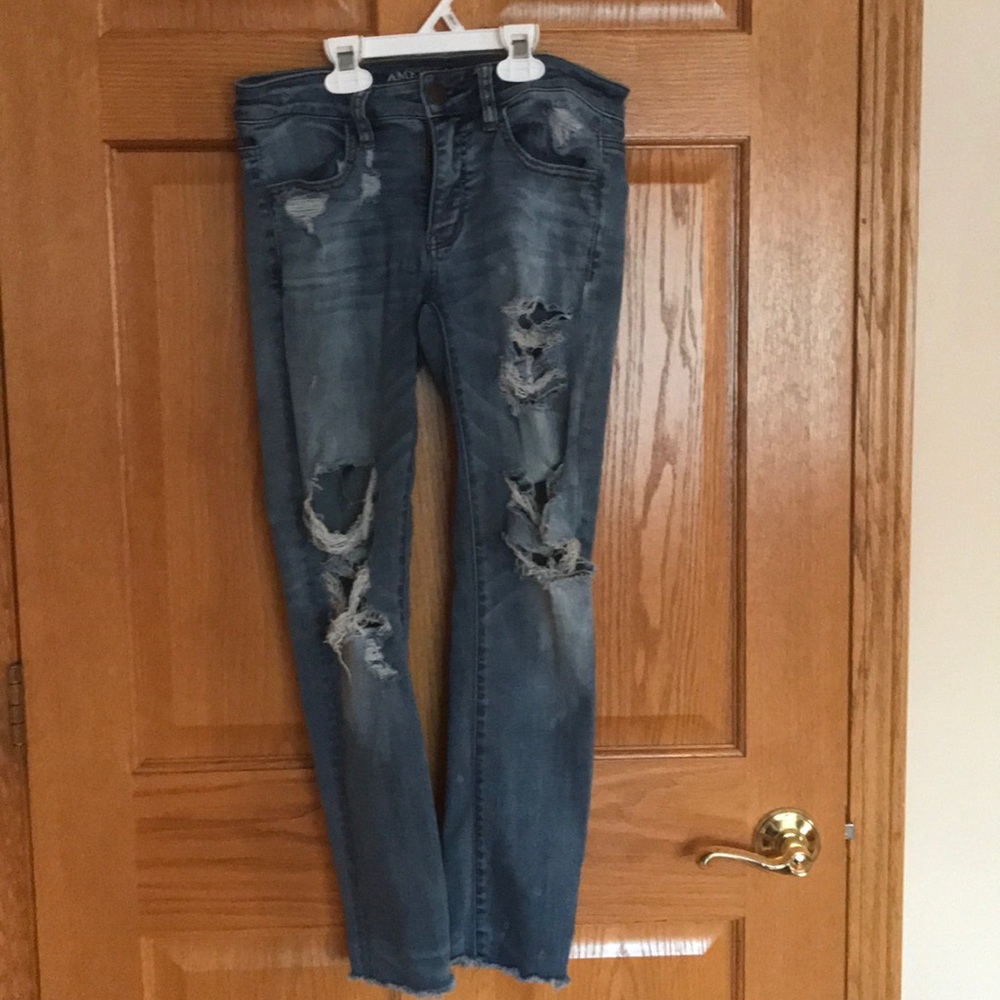 American Eagle distressed cropped jeans